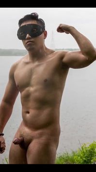 Flex on Lake in the Rain, Ass Pix