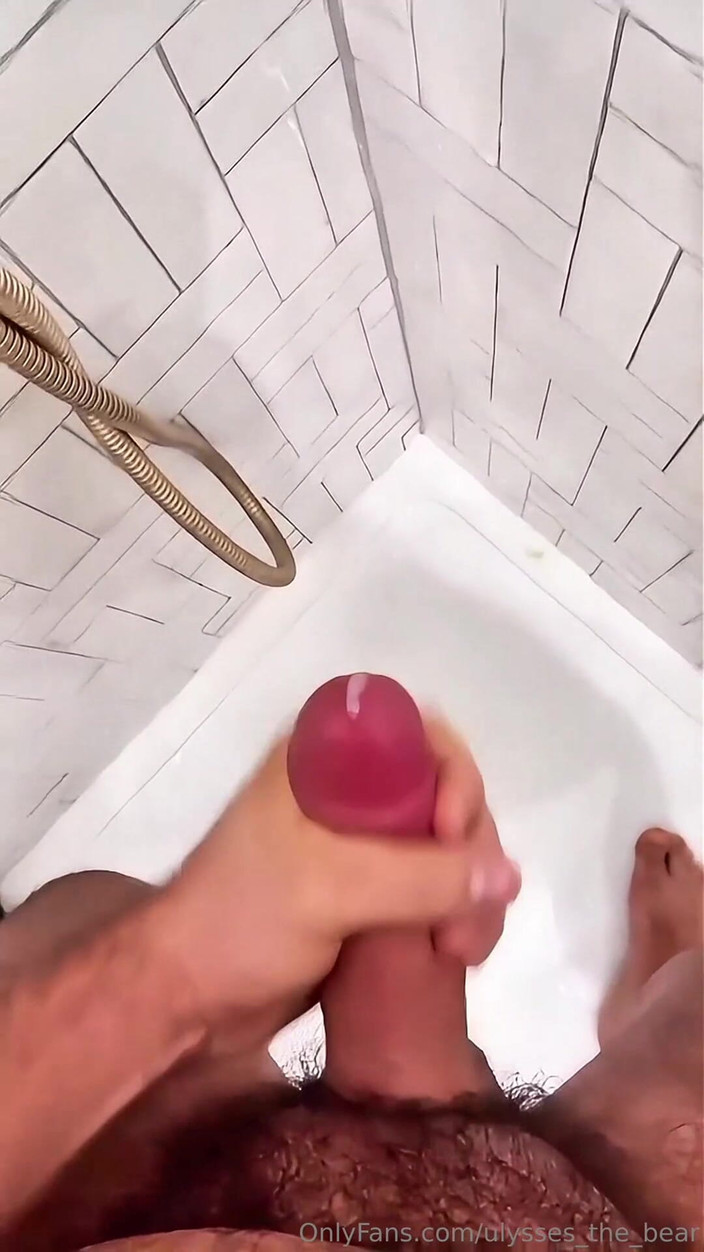 Ulysses the bear: Tải nặng sau một ngày dài khi ngày kết thúc