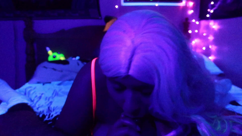VickyVixen: Рейв повія смокче соковитий член