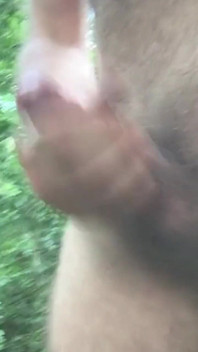 Solo Man Is Cumming in Tho Wood
