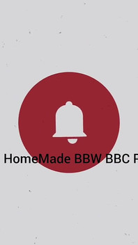 Accarezzo lentamente il mio cazzo duro stringendomi le palle.