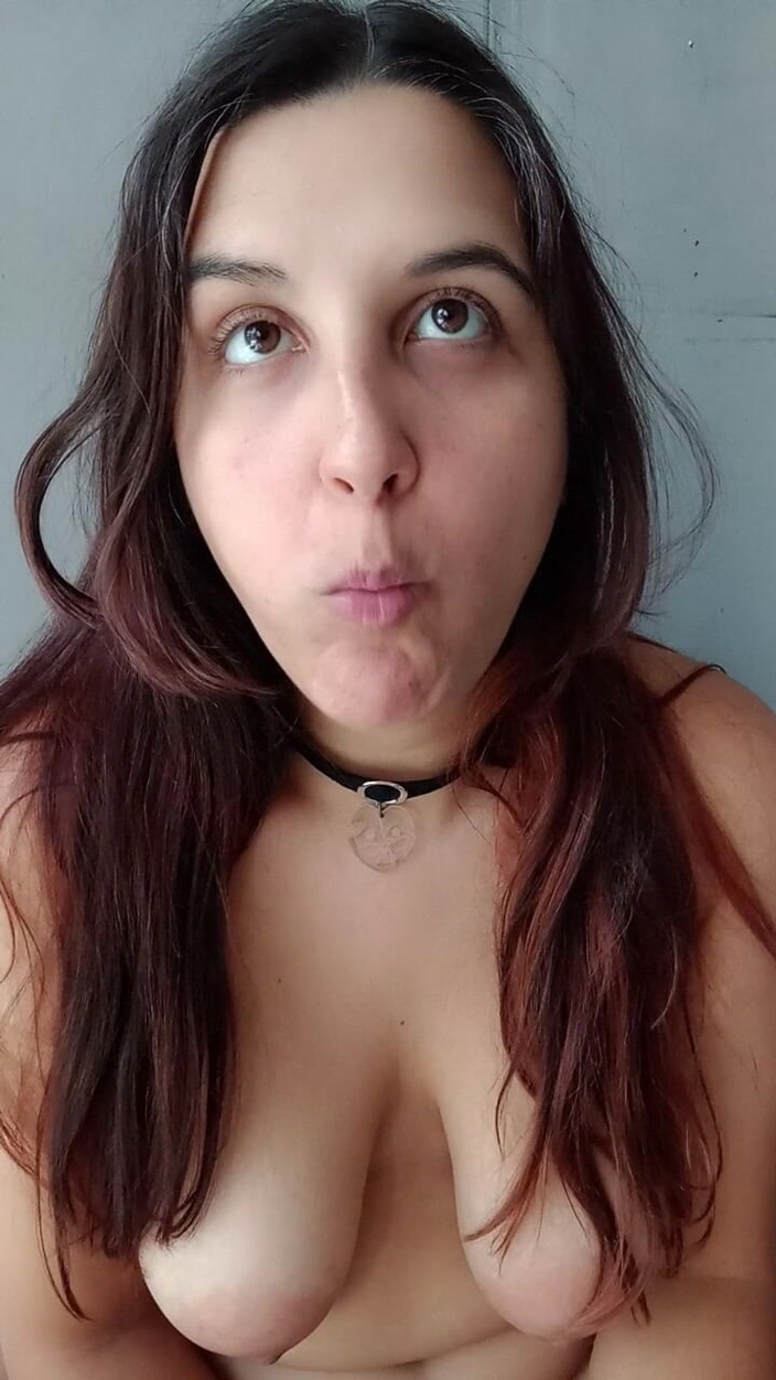 melu_world: Je fais des bulles de grosses gencives à poil pour mon...