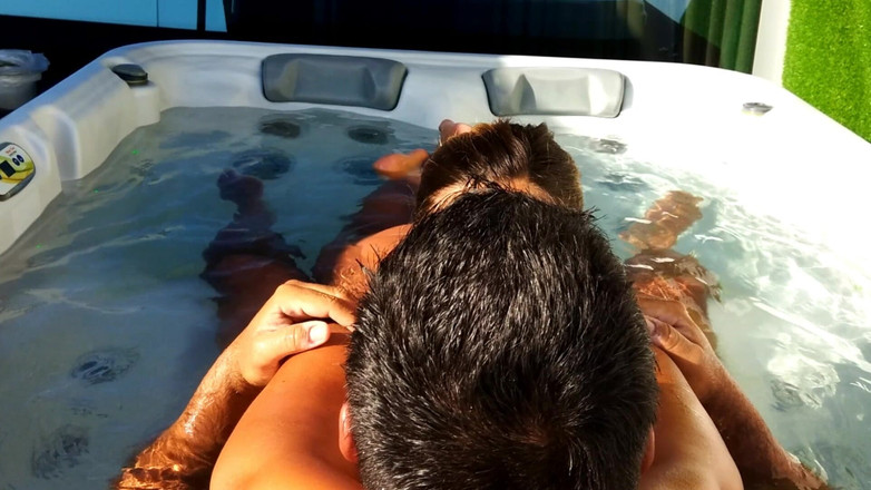 DreamStudioCouple: Hete jacuzzi