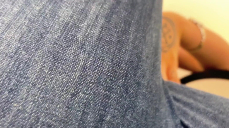 Melissa Masters: Sniff My Jeans: Femdom'ed by the Intern