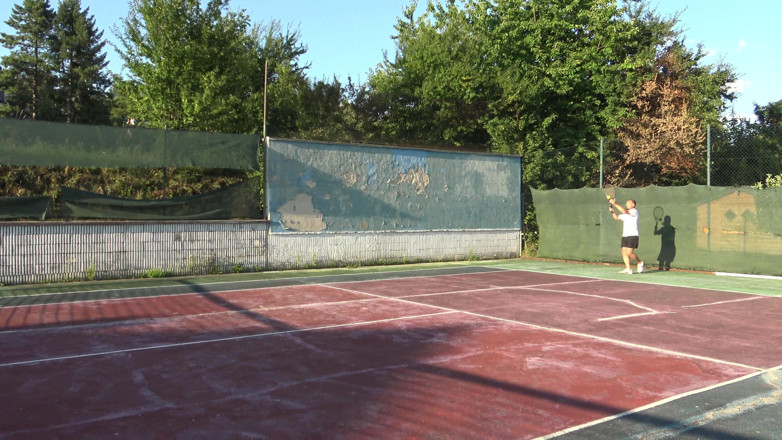 Femdom Austria: Tennis Femdom!