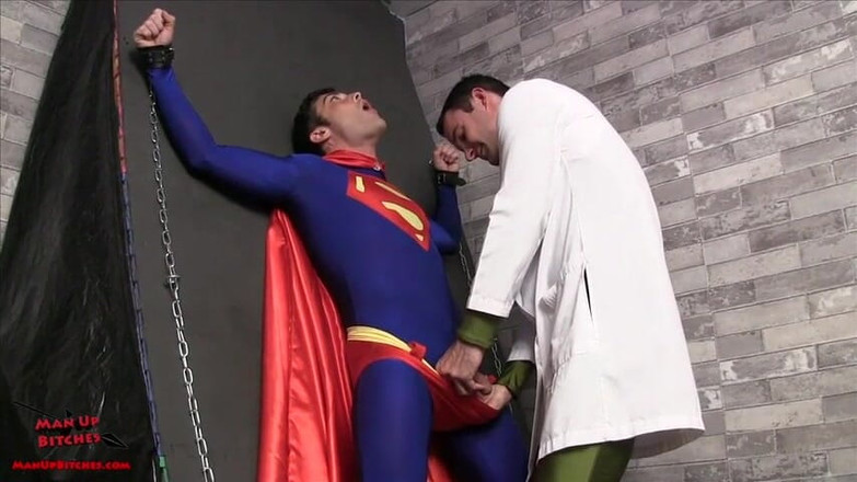 ManUpFilms: Superman Gets Ballbusted
