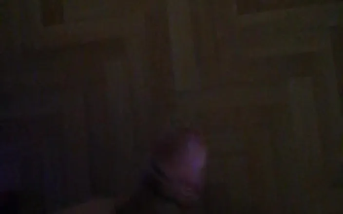 Larry Cum: I'm Looking for Cock-hungry Sluts for a Fuck-friendship