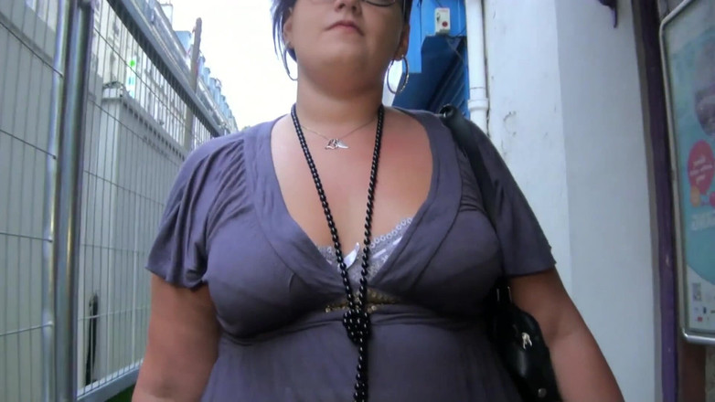 Max Casanova: ビルのご隣さんにキスをします