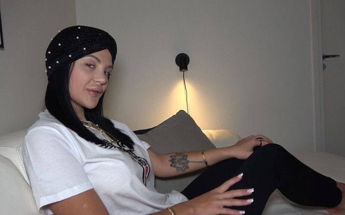 Amateur Homemade Porn: 18살 배다른 여동생을 조심하라고 부모님이 말씀하셨어