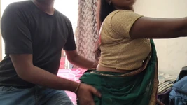 Sexy Indian Aunty Sex with Hot Indian Saree Remove