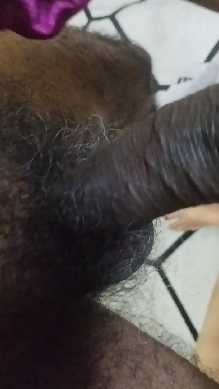 Anar Kali: Land Ko Chusa Kar Malish Korte