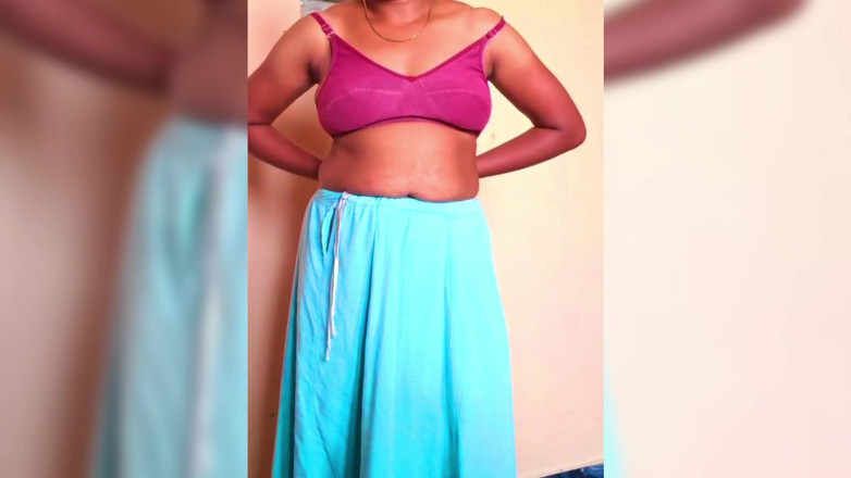 Ammukutty88: Ammu vestita cambia nighty con Saree grandi tette ammus mostra...