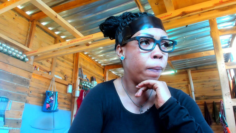 AnalEbony: Gioco di ruolo, donna aliena con culo grosso atterra sulla...