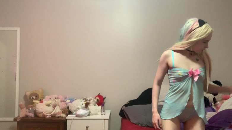 EmoDream1998: Vriendin past lingerie