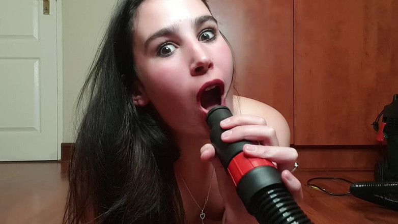 domslutfucker: Peituda puta recebe um orgasmo tremendo e esguichando depois de...