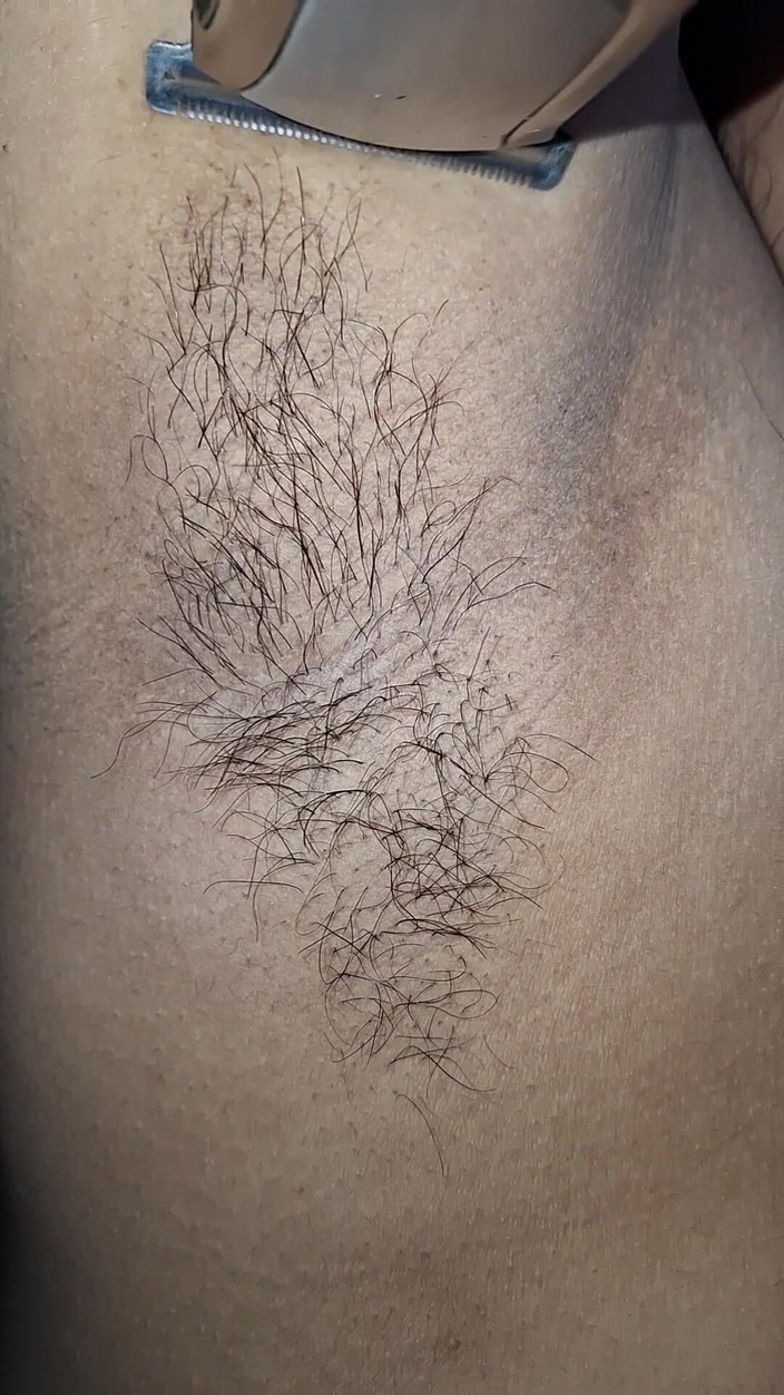 horneySonu: Sonu Holení kundičky