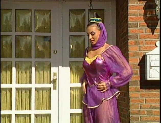 MMV films - The Original: Petrecere sexuală pe plajă.