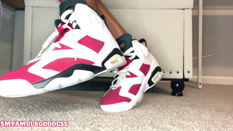 Mya Mula Goddess: Sneaker Bitch