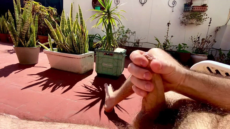 Placer_macho: Terrace, Sun, Nudity, Someone Watches Me and I Masturbate.