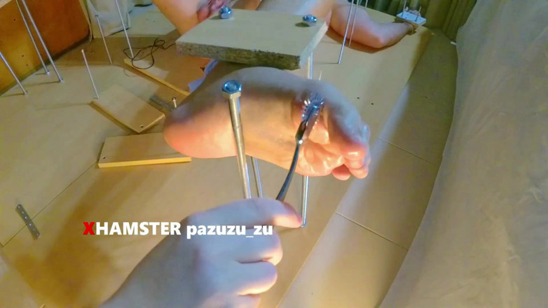 Pazuzu_zu: Domina CFNM füße kitzeln &amp; bestrafen + CBT + ruiniert orgasmus (ext)