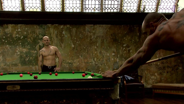 Macho Guys: Kurt Rogers i jego napalona skurwiel Carioca na stole bilardowym
