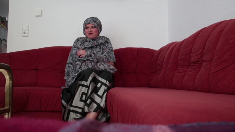 Mike Vonberg: Married Muslim Woman Cheats on Her Husband with Old Friend...