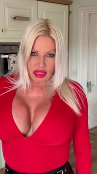 Blonde Slut Michelle Thorne Talks About a Meet with Fan