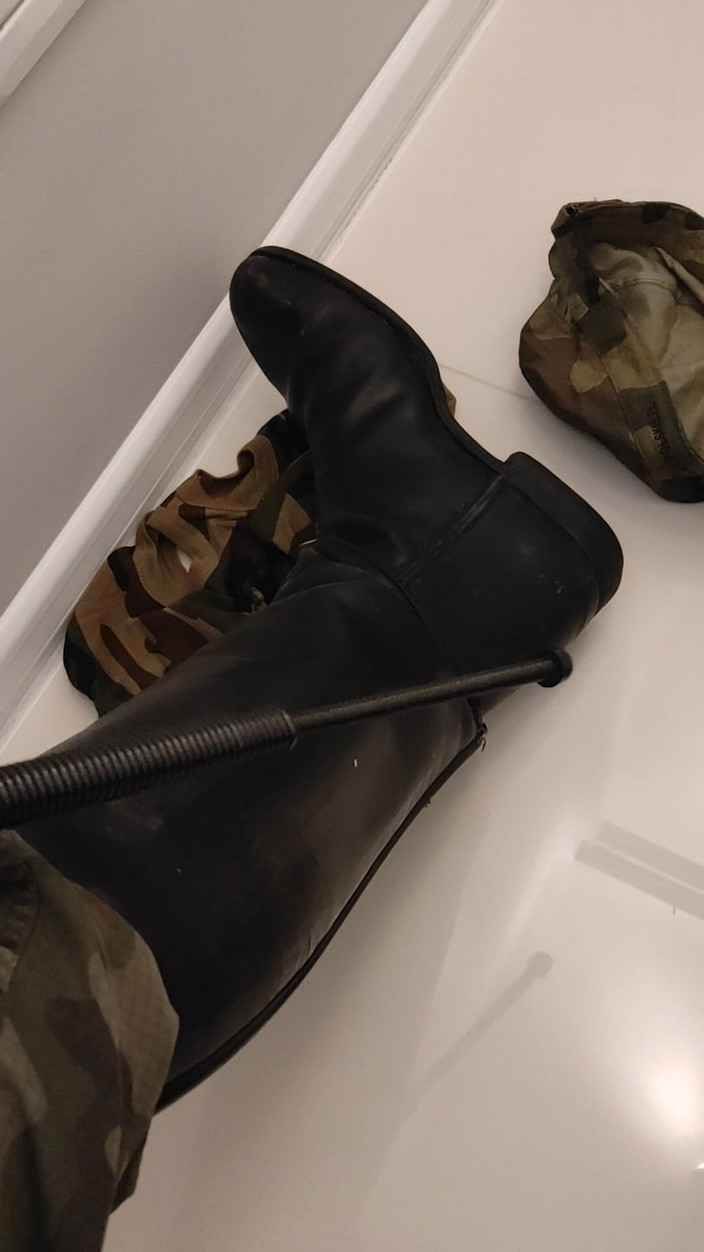 Gayfucker25: Prajurit masturbasi di Perwira Militer 2