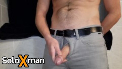 SoloXman: Akrobatický chlapec masturbuje proti zdi, protože je nadržený - Soloxman