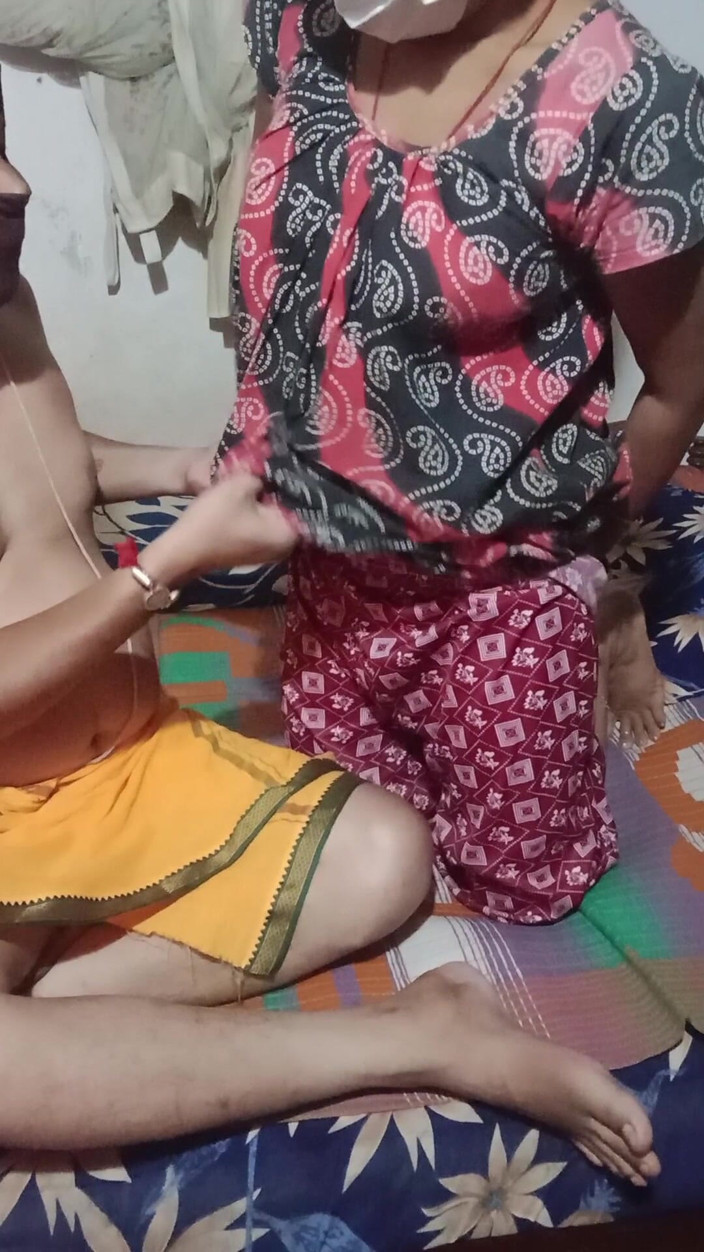 Real Couple 203: Desi village żona próbuje seksu analnego po raz pierwszy