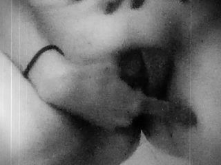 Betty Bomber: MILF Takes Shower in Homemade Video of Pussy Massage