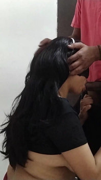 Une bhabhi me donne du lait maternel puis la baise comme une salope