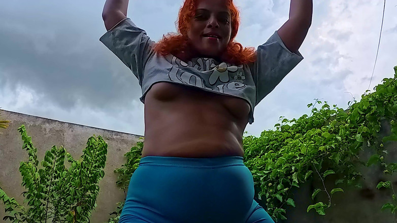 Beauty7Angels: Strâmt scurt și crop Top probează haul Nilmini Sheron Nilmini Official