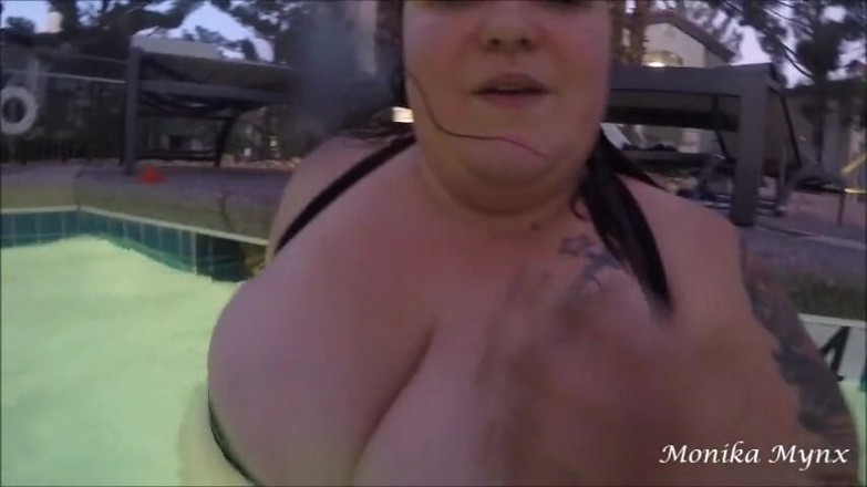 BBW Pleasures: SSBBW boobs underwater
