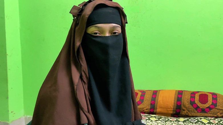 Riya Chowdhury: Niqab hookup - heißes asiatisches mädchen zeigt ihren geilen typen guten...