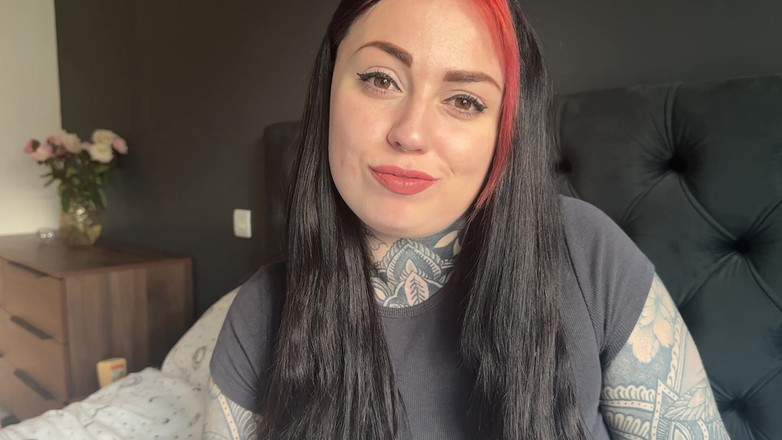 Miss Valentina: Informační kolo vydírání nahoře bez