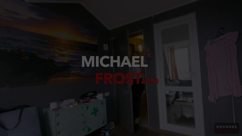 MichaelFrostPro: なぜ継息子は自分の継母の口でそれをしたのですか?