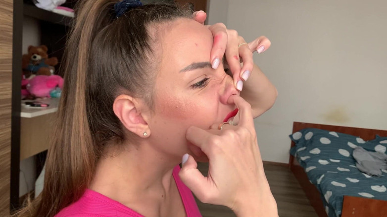 Hottie goddess: adâncă în nas: nări și dinți