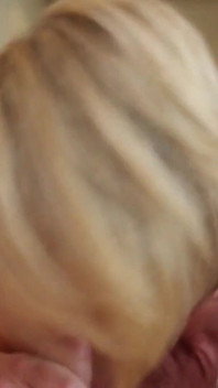 Matură sexy britanică obraznică Amy Goodhead are nevoie de două pule pentru a-și satisface nevoile sexuale