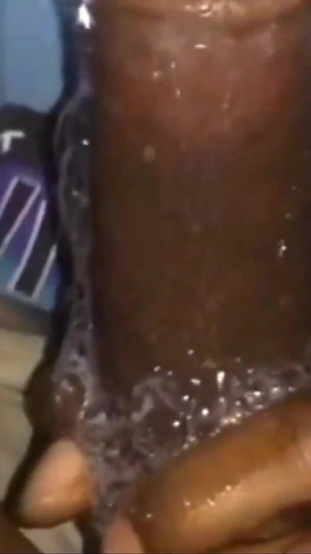 MS Perfect Lips: Perfect Lips-gets Blind Folded an Gets Surprise Dick!!!