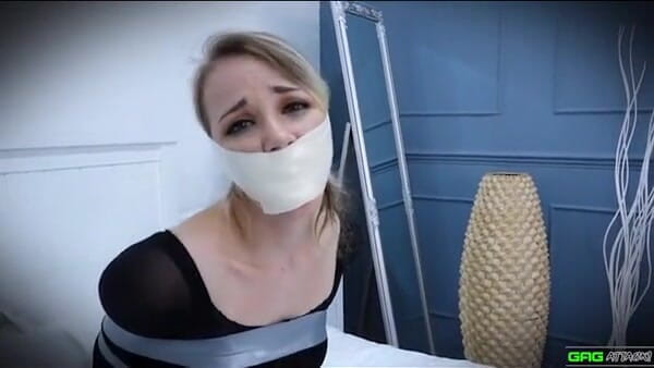 Gag Attack: Lil Missy - külotlu çoraplı bant esareti
