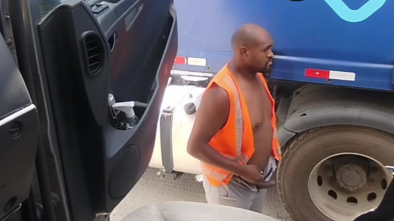 TheBlacKHunterr: Înainte de încărcarea camionului