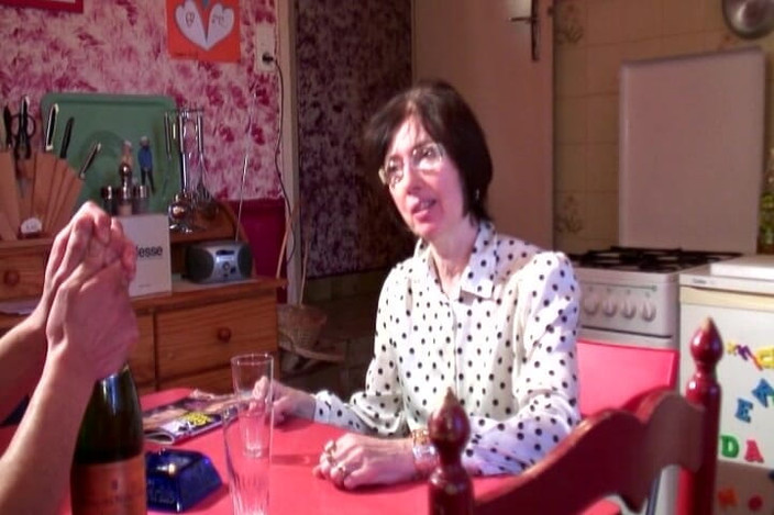 Planete Francaise: French Chick with Dark Hair Making a Dude Cum Like...