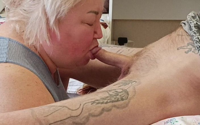 Zona901: Une femme regarde ma belle-mère me sucer la bite et...