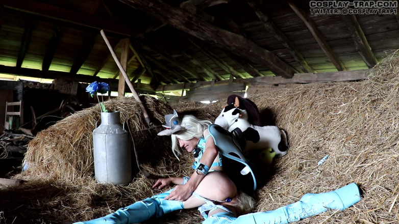 RosalinaxGirl: Rosalina pet cosplay double fun