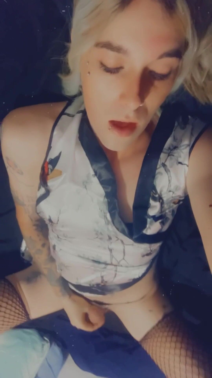 CarmenMelatonin: Una sexy ragazza in kimono