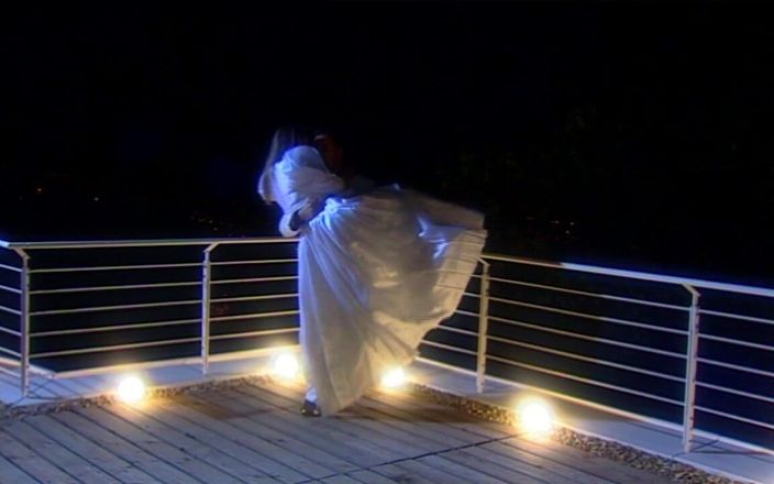 Erotic Planet Studio: Nuit de noces, nuit sauvage