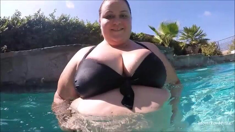 BBW Pleasures: SSBBW Belly play in pool