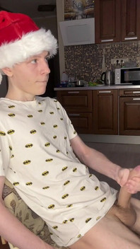Niegrzeczna sesja solo zalewa Twink Abs z spust