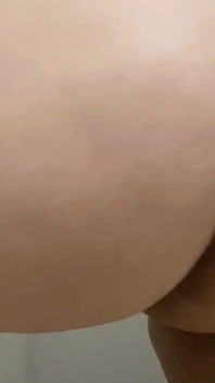 Dikke kont stiefmoeder wachtend tot haar stiefzoon haar een lul geeft